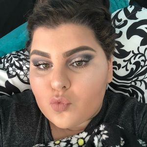 Meet your Posher, Vanessa